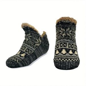 Muk Luks  gripper socks /slippers.  NEW.